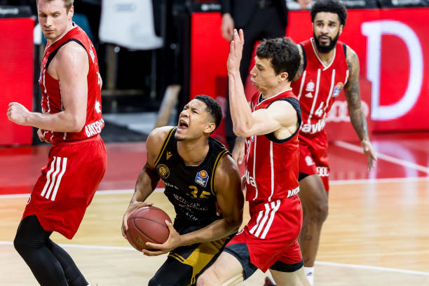 李雷迎来了 李雷迎来了